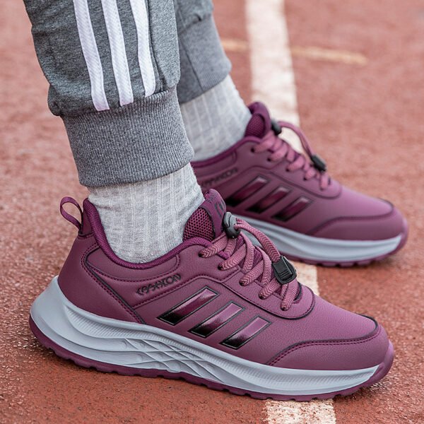 Casual sneakers suitable for the elderly and middle-aged
