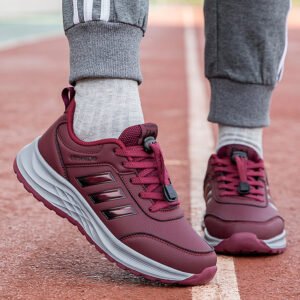 Casual sneakers suitable for the elderly and middle-aged