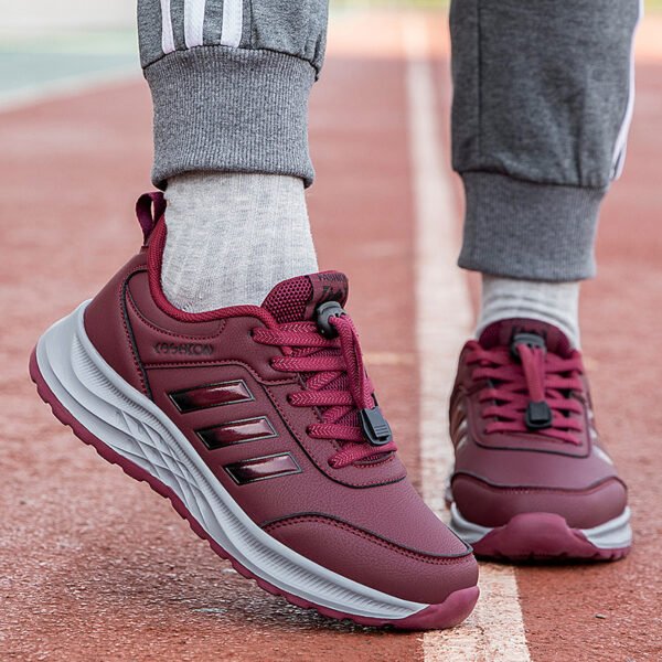 Casual sneakers suitable for the elderly and middle-aged